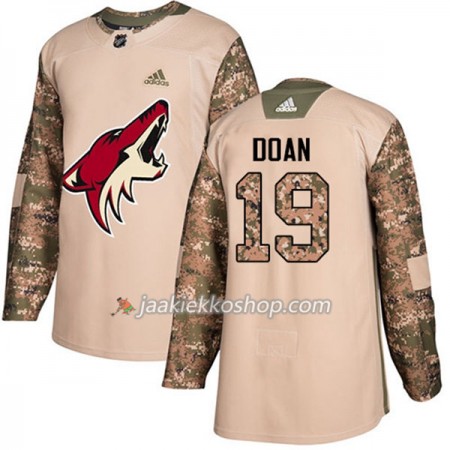 Miehille NHL Arizona Coyotes Pelipaita Shane Doan 19 Adidas 2017-2018 Camo Veterans Day Practice Authentic
